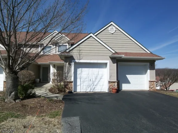 129 Bourne Cir #907, Hamburg, NJ 07419