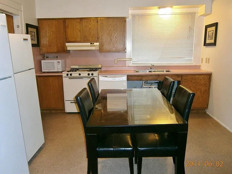 205 Williams St #2 — Photo 3