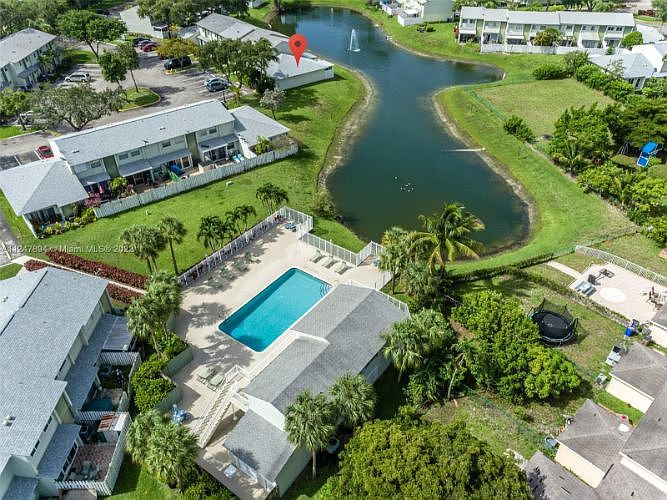 1st image of 827 Crystal Lake Dr #827