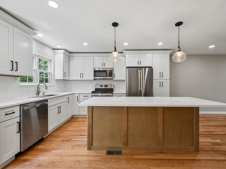 6153 Les Dorson Ln — Photo 3