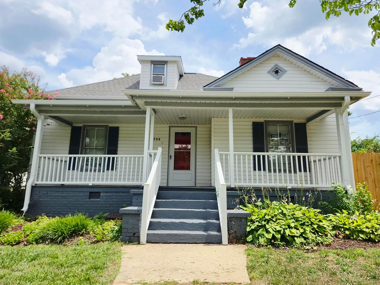 Charming 4-Bedroom Home in Burlington — Photo 1
