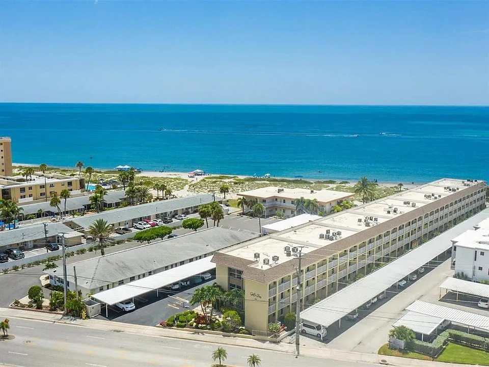 1400 Tarpon Center Dr #111