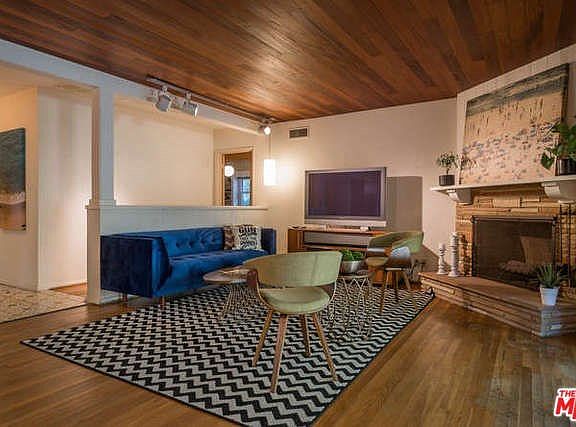 4th image of 5854 Alcove Ave