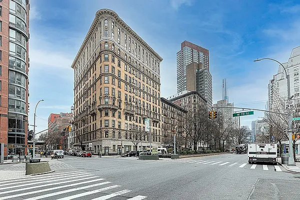 Rented by REAL New York | media 20