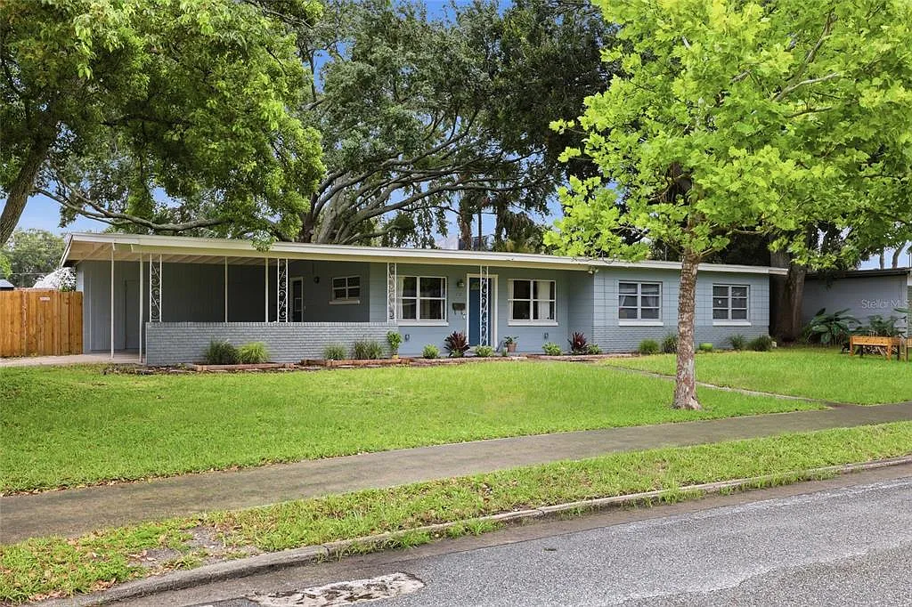 3 bed, 2.0 bath, 1237 sqft, $2,650 — Photo 2