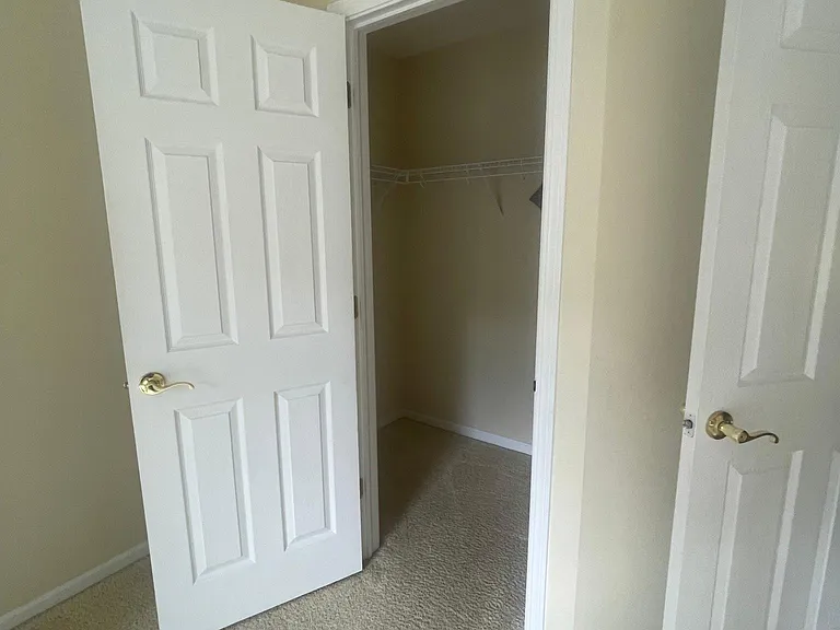 6034 Canterbury Ln #6034 — Photo 4