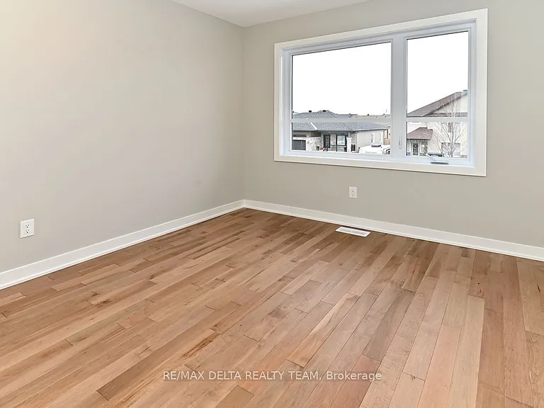 463 Denis St — Photo 20
