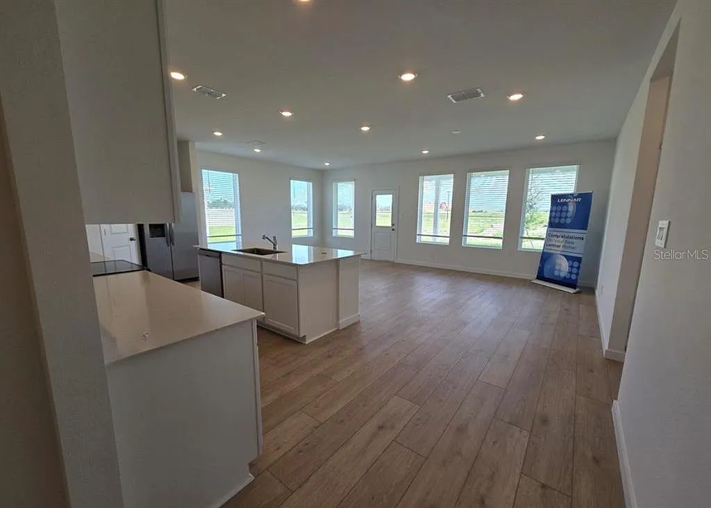 3 bed, 2.0 bath, 2000 sqft, $2,100 — Photo 4