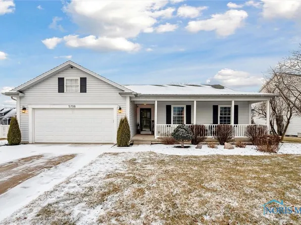 5708 Blue Grass Dr, Walbridge, OH 43465