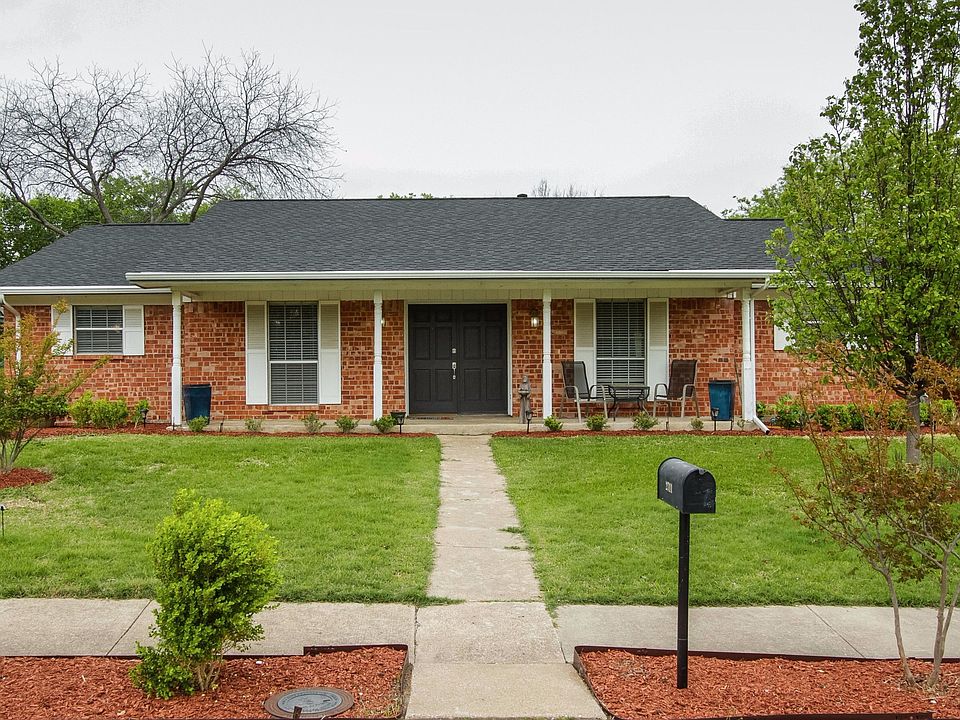1st image of 2711 N Cypress Cir