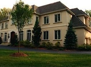 105 Valley Rd, Allendale, NJ 07401