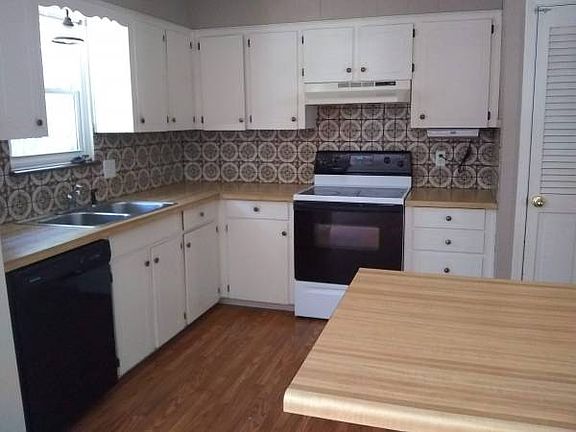3rd image of 217 SW Palo Dr