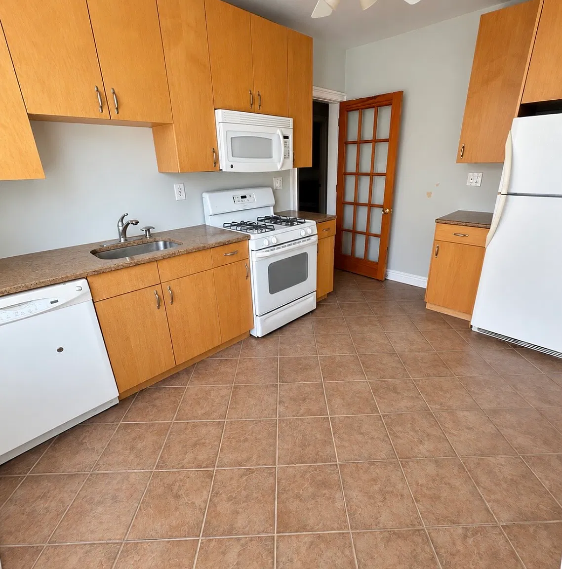 128 Montgomery St — Photo 1