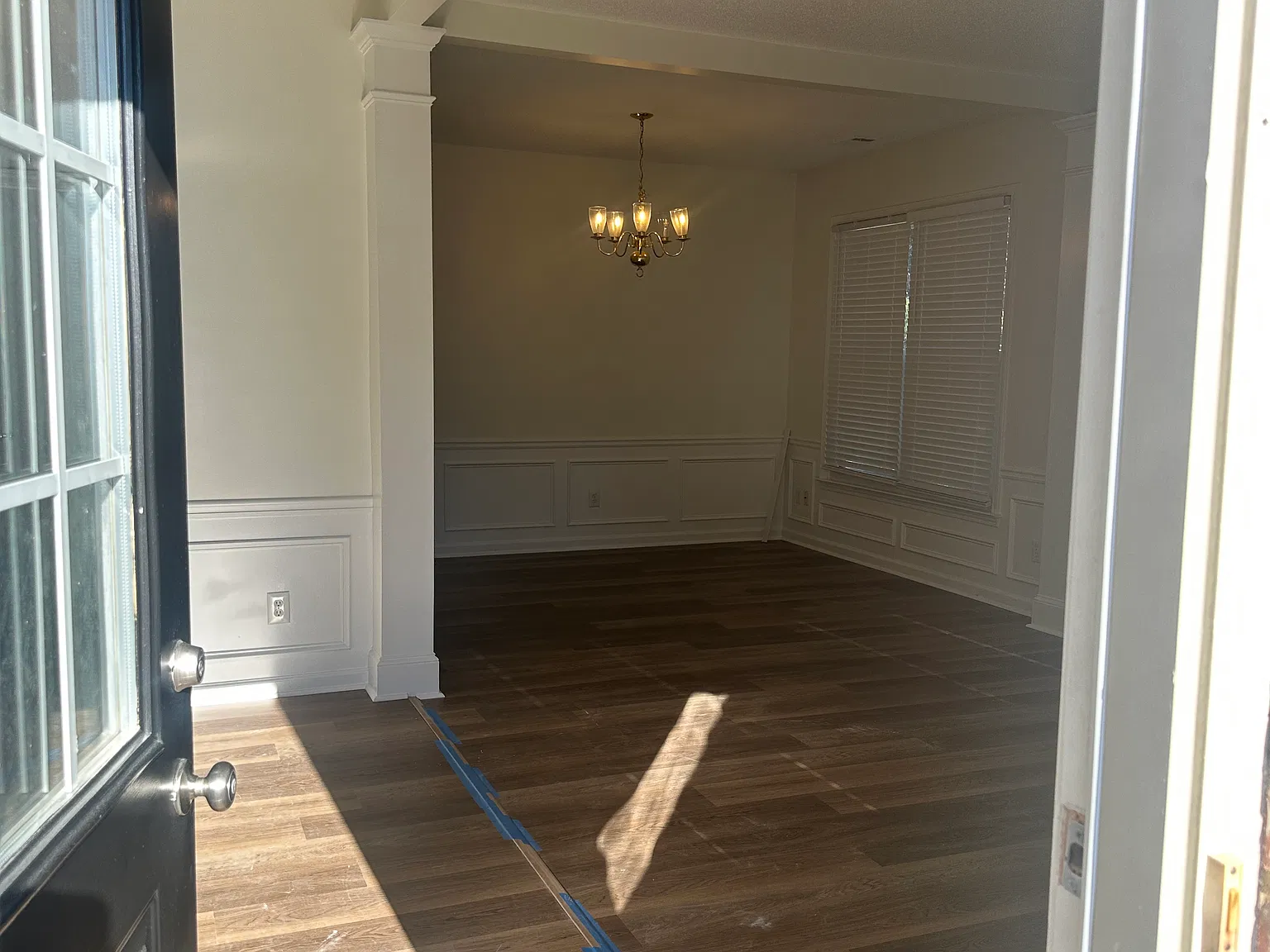 3 bed, 2.5 bath, 2100 sqft, $2,400 — Photo 3