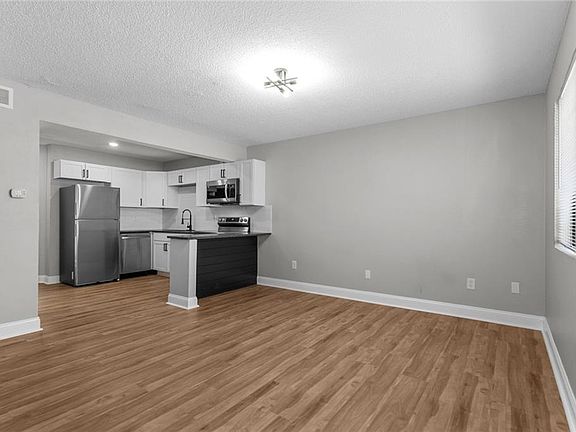 4th image of 1506 W 25th Ct APT E11