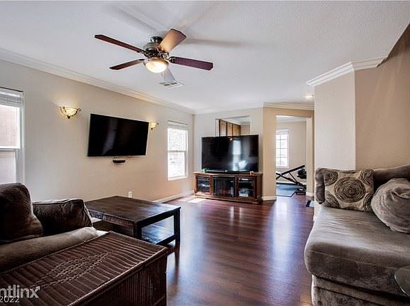 4th image of 706 Thornford St