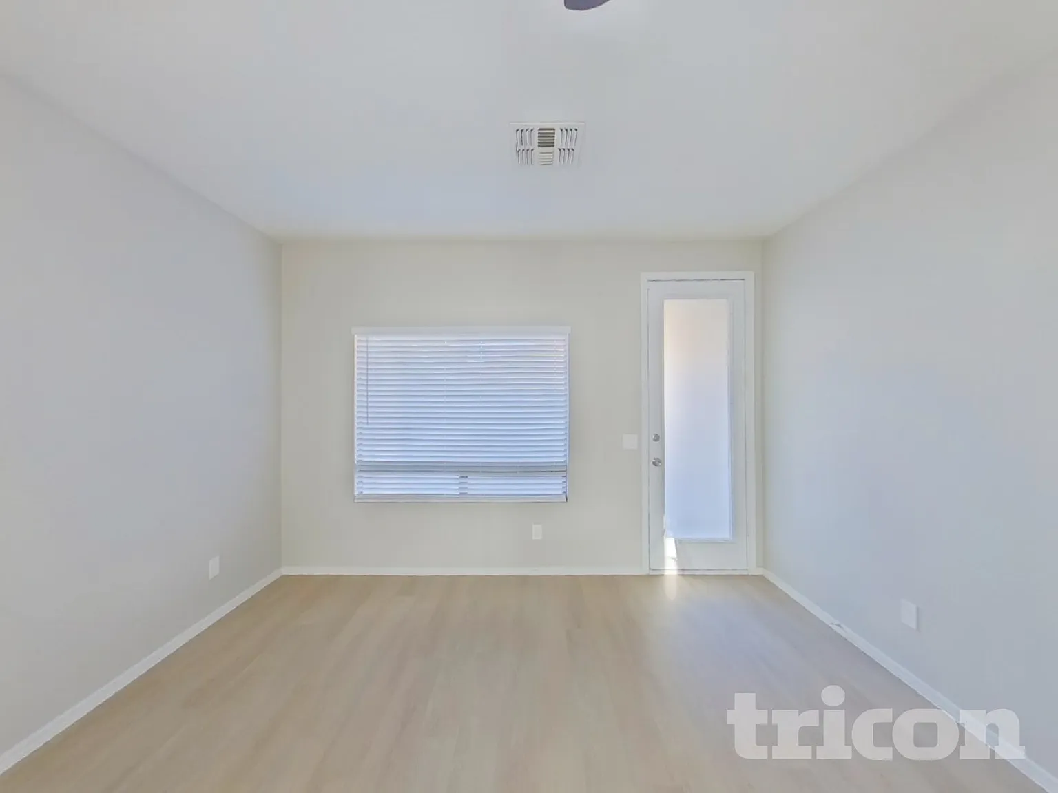 7215 S 38th Drive Phoenix AZ — Photo 4
