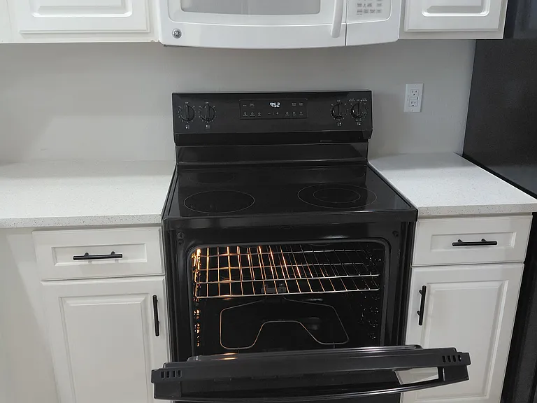 4725 Cove Cir #108 — Photo 24