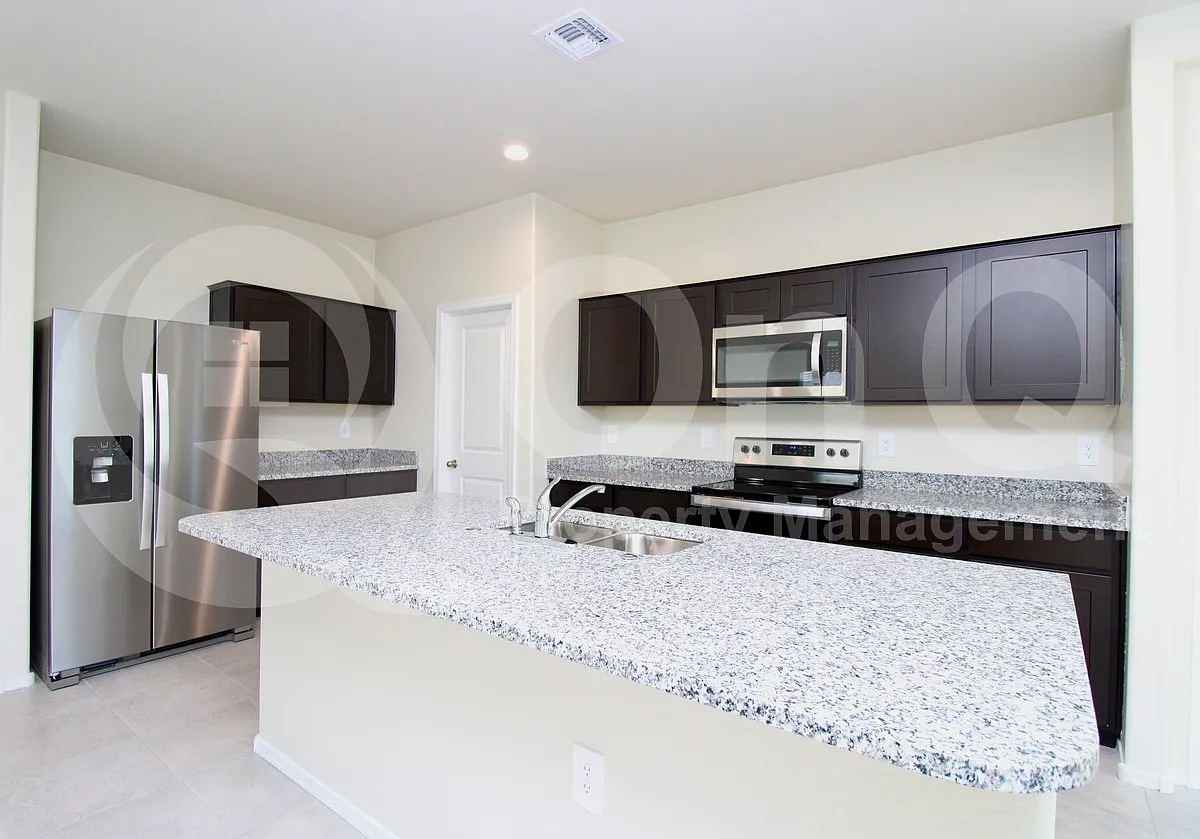 3 bed, 2.0 bath, 1553 sqft, $1,849 — Photo 3