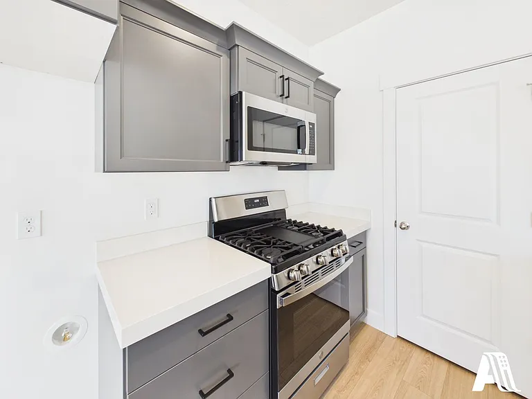 437 E 650 N — Photo 5