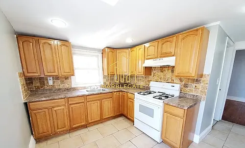 182 Dewey St Photo 1