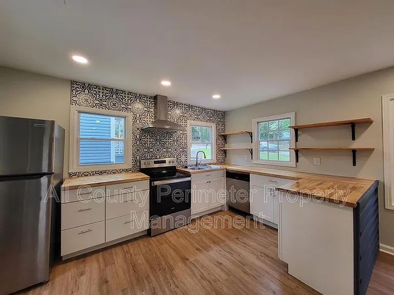 278 Moreland Way — Photo 4