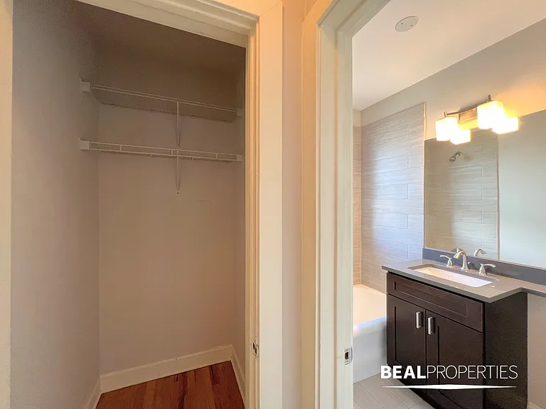 2321 N Rockwell St #C3 — Photo 10