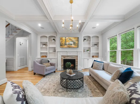 7313 Ryehill Dr, Cary, NC 27519