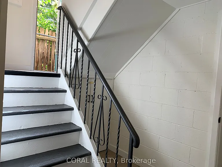 54 Osborne Ave #LOWER — Photo 18