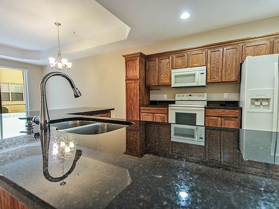 3rd image of 9813 Quinta Artesa Way APT 105