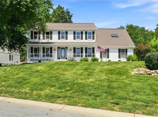2700 NW Bent Tree Cir, Lees Summit, MO 64081