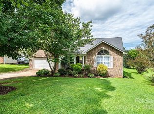 3501 Overbrook Dr, Conover, NC 28613