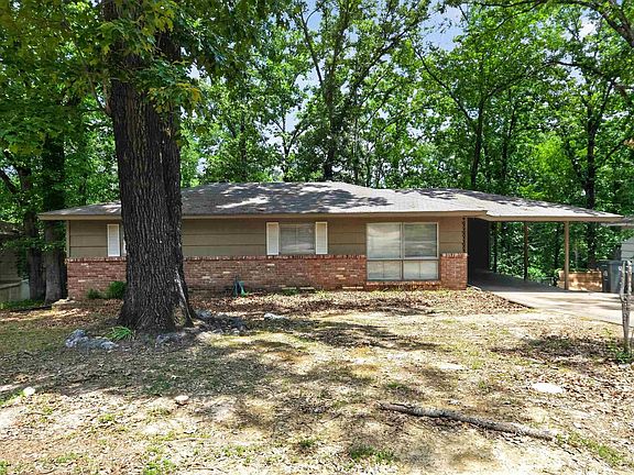 3rd image of 18 Westmont Cir