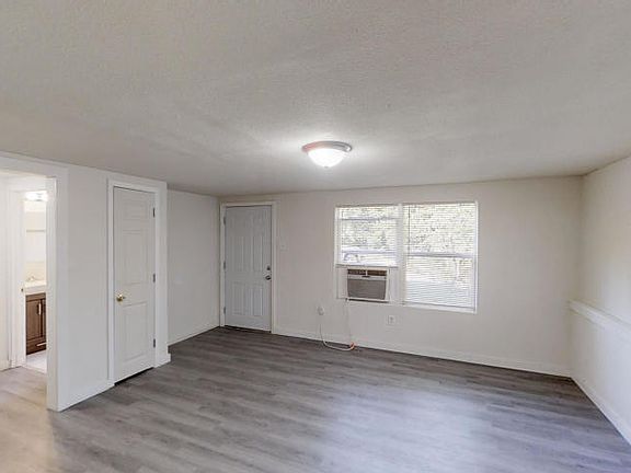 4th image of 1515 Stone St APT 3