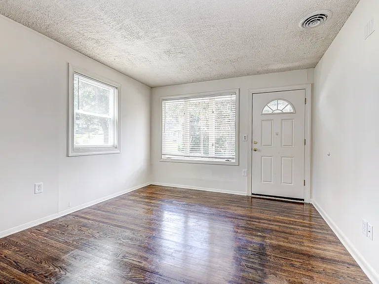 103 Wilgate Rd — Photo 4