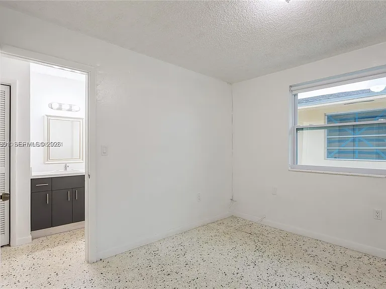3290 NW 4th St #3290 — Photo 10