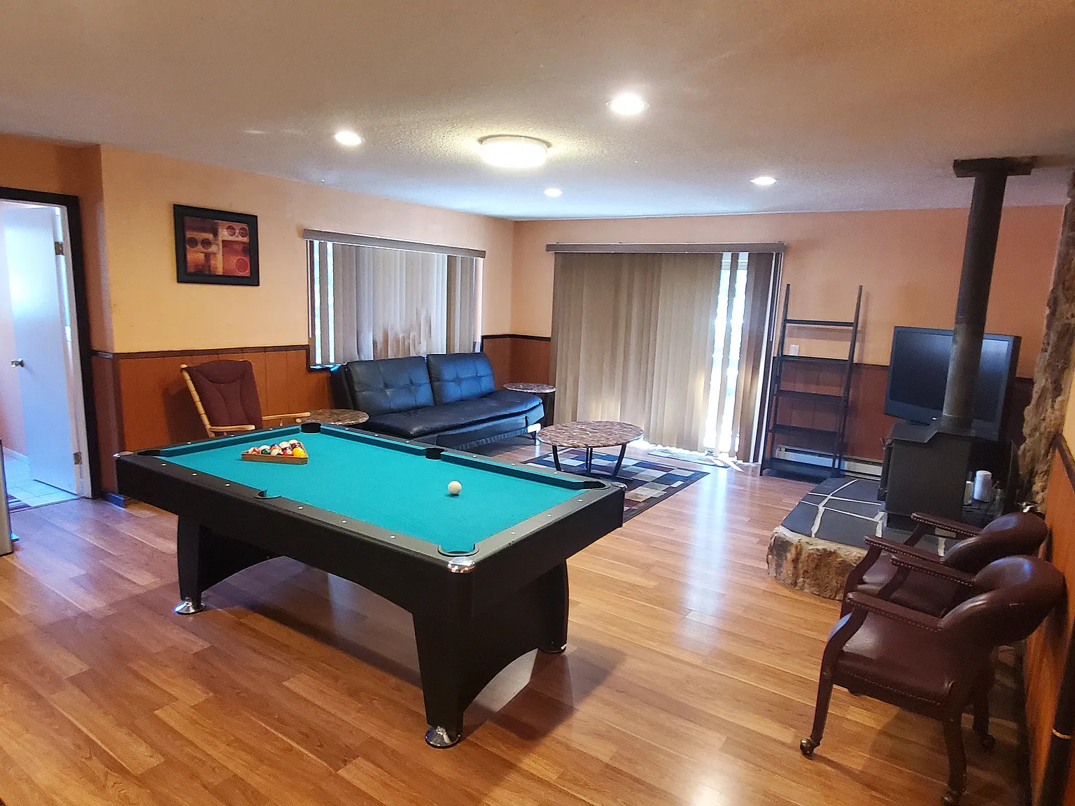 4 bed, 3041 sqft, $7,000 — Photo 2