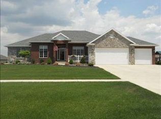 16186 Forest Lake Dr, Findlay, OH 45840