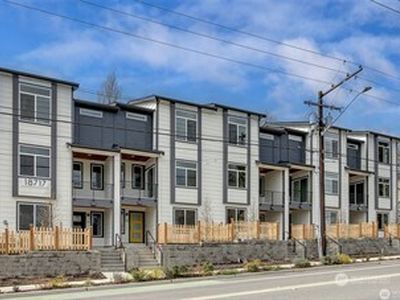 18717 68th Avenue NE #103, Kenmore, WA, 98028