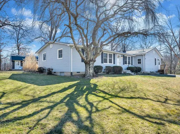 273 Anderson Estates Rd, Lewisburg, WV 24901