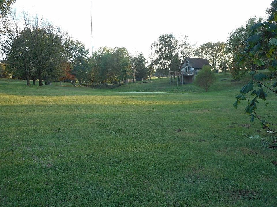 2nd image of 350 Lakeview Dr