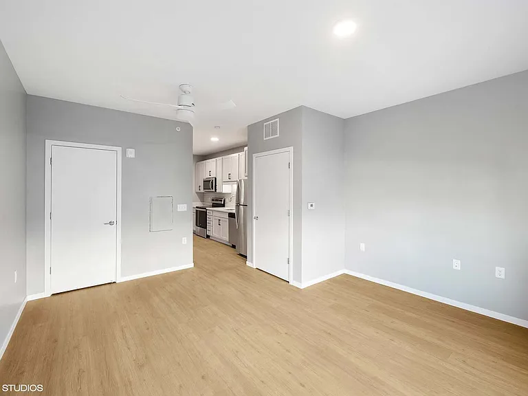 Lago Apartments — Photo 93