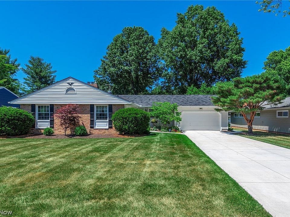 1st image of 22586 Meadowhill Ln
