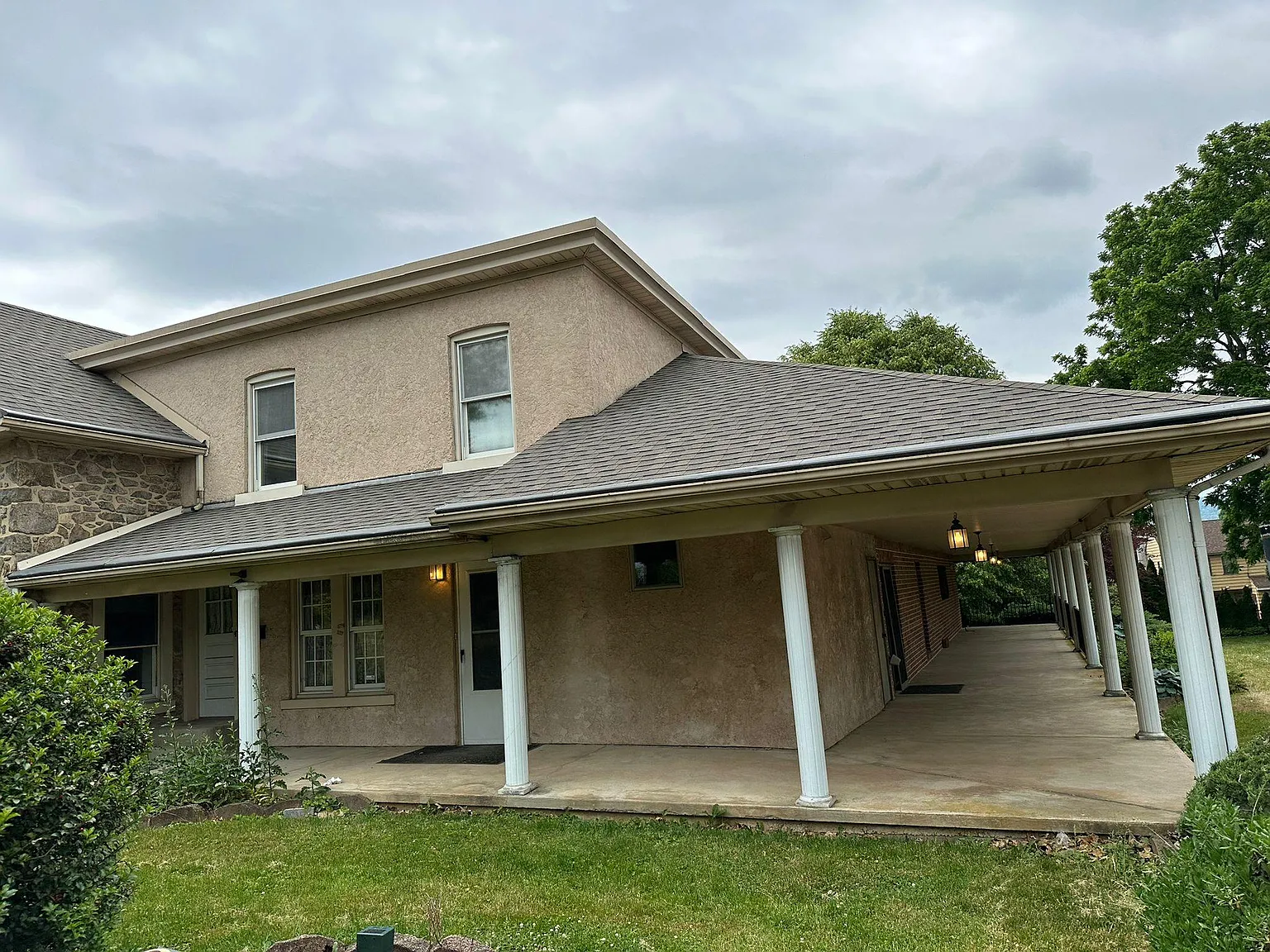 3 bed, 1.5 bath, 2600 sqft, $2,850 — Photo 3