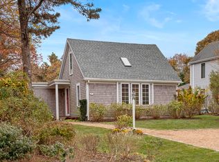 87 Schoolhouse Rd, Edgartown, MA 02539