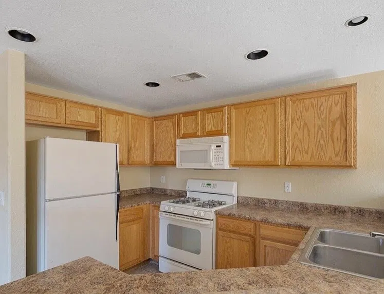 6800 Vista Del Norte Dr NE — Photo 4