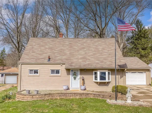 72 Pinehurst Rd, Munroe Falls, OH 44262