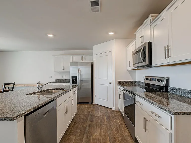 195 Carrington Dr — Photo 6