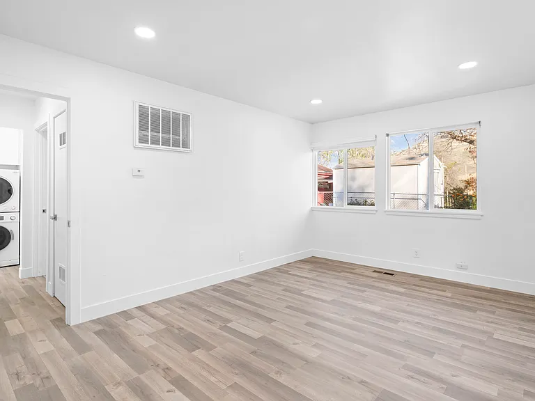 26 W Girard Ave — Photo 7