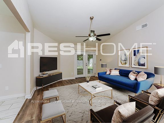 5th image of 1015 Sumac Ct